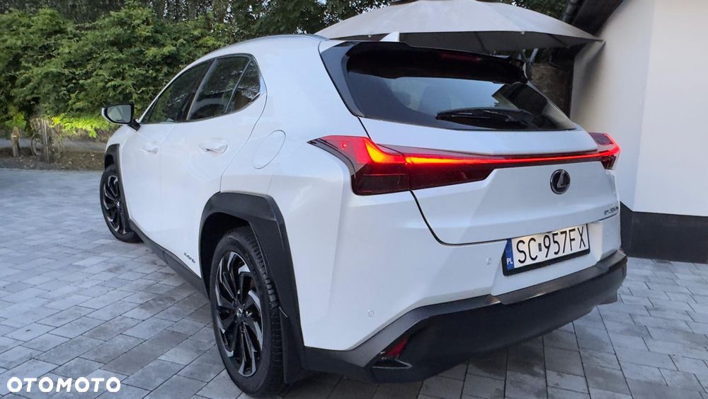 Lexus UX - 8