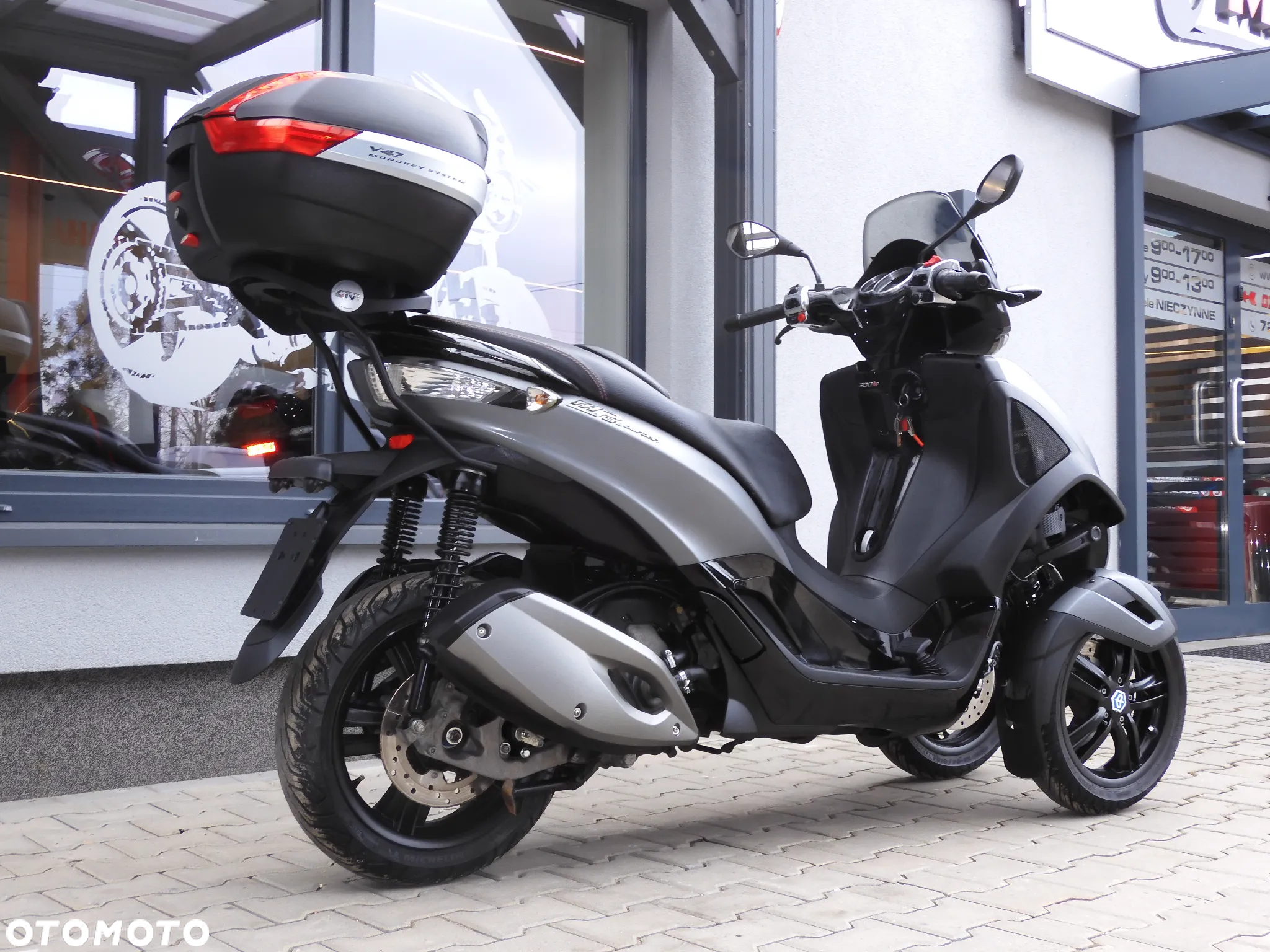 Piaggio MP-3 - 17