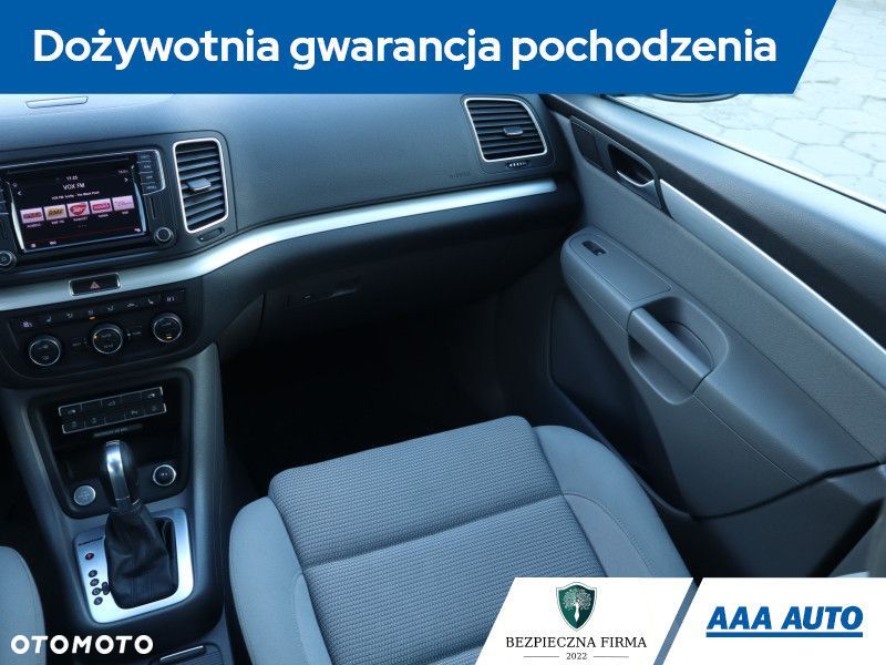Volkswagen Sharan - 10