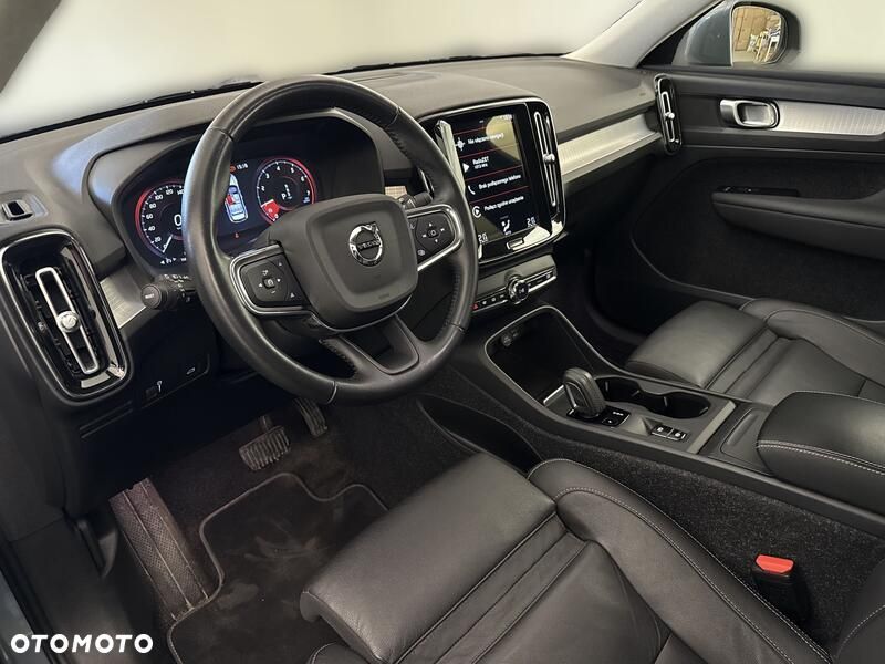 Volvo XC 40 T3 Momentum - 10