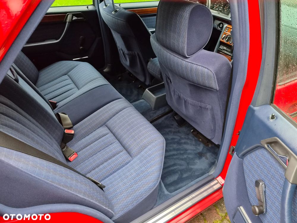 Mercedes-Benz W124 (1984-1993) - 12