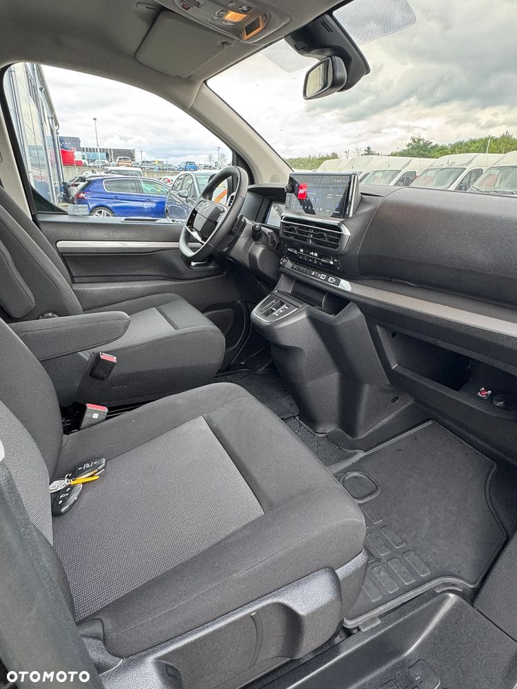 Peugeot Traveller - 23