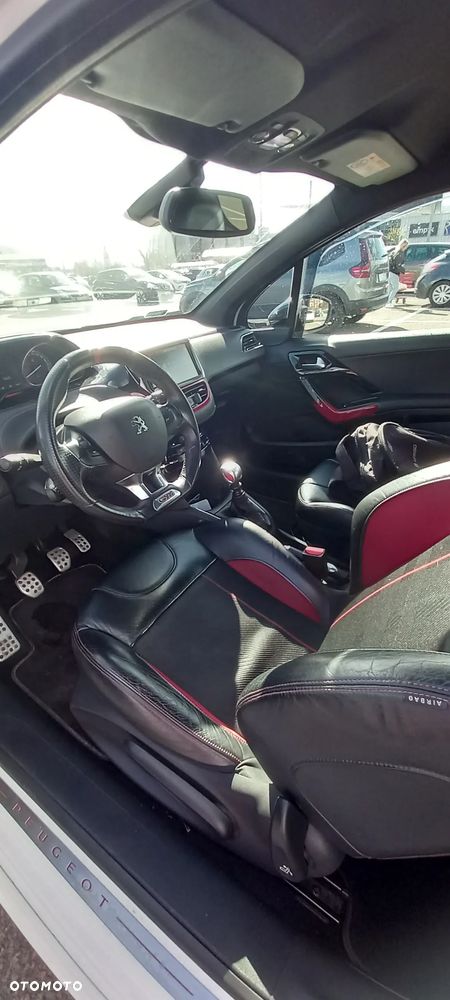 Peugeot 208 1.6 THP GTi - 10