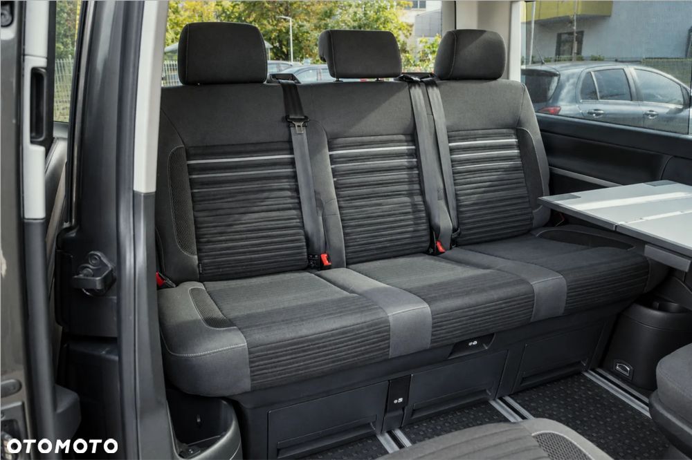 Volkswagen Multivan - 14