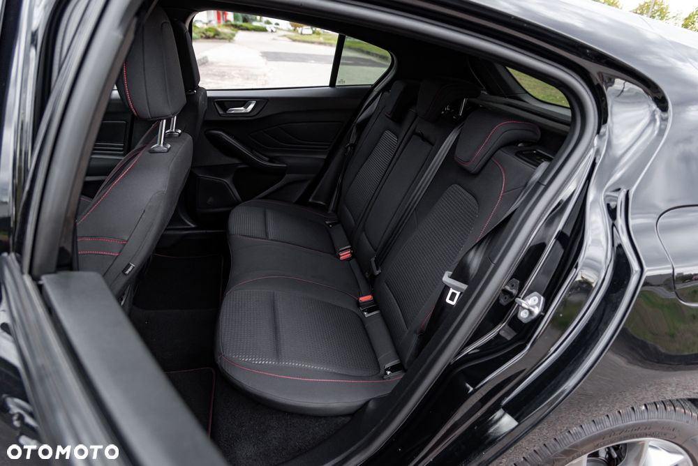 Ford Focus 1.0 EcoBoost Start-Stopp-System ST-LINE - 22