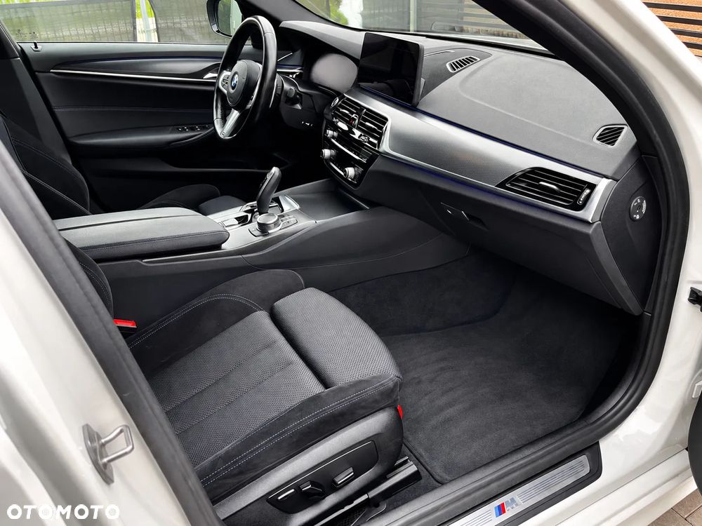 BMW Seria 5 520d xDrive MHEV M Sport sport - 19
