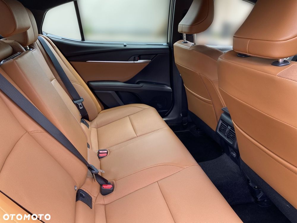 Toyota Camry - 14