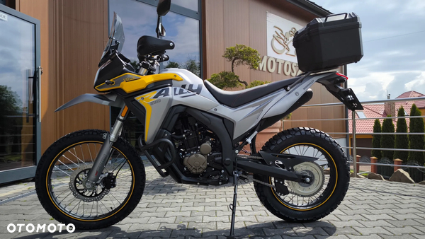 VOGE 300GY RALLY