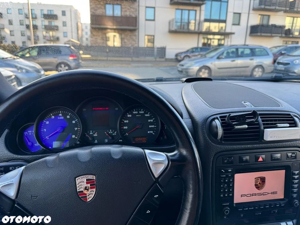 Porsche Cayenne - 16