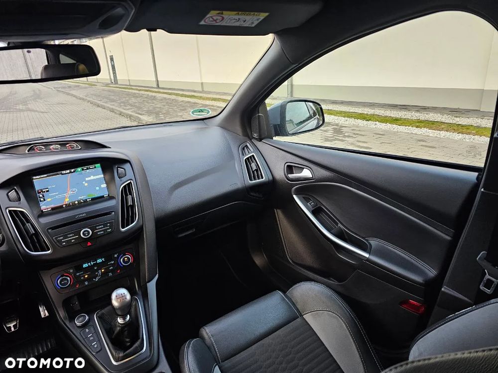 Ford Focus ST - 27