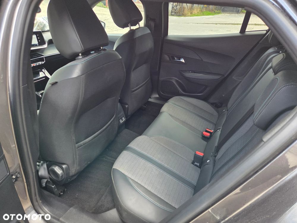 Peugeot 2008 PureTech 130 EAT8 Allure - 19