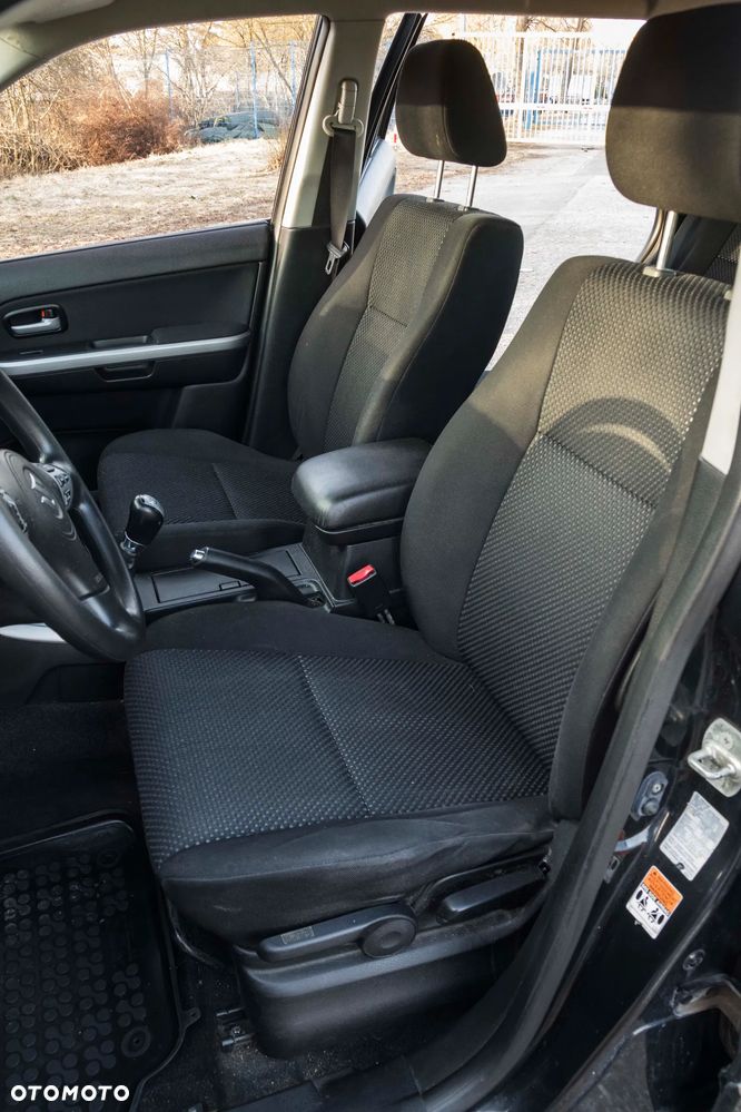 Suzuki Grand Vitara 2.0 - 8