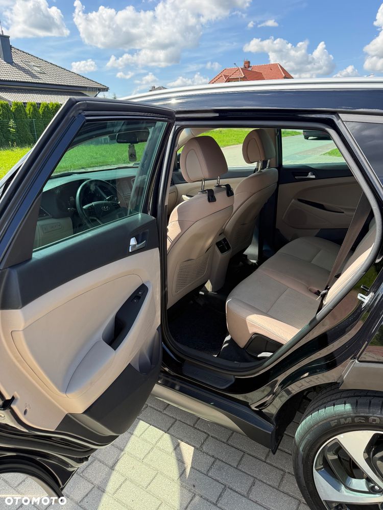 Hyundai Tucson 2.0 CRDI BlueDrive Style 2WD - 17