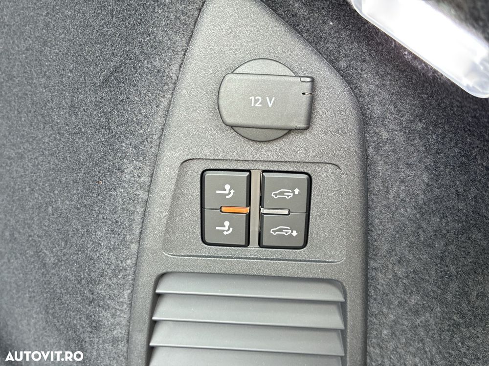 Volkswagen Touareg V6 TDI 4MOTION R-Line - 11