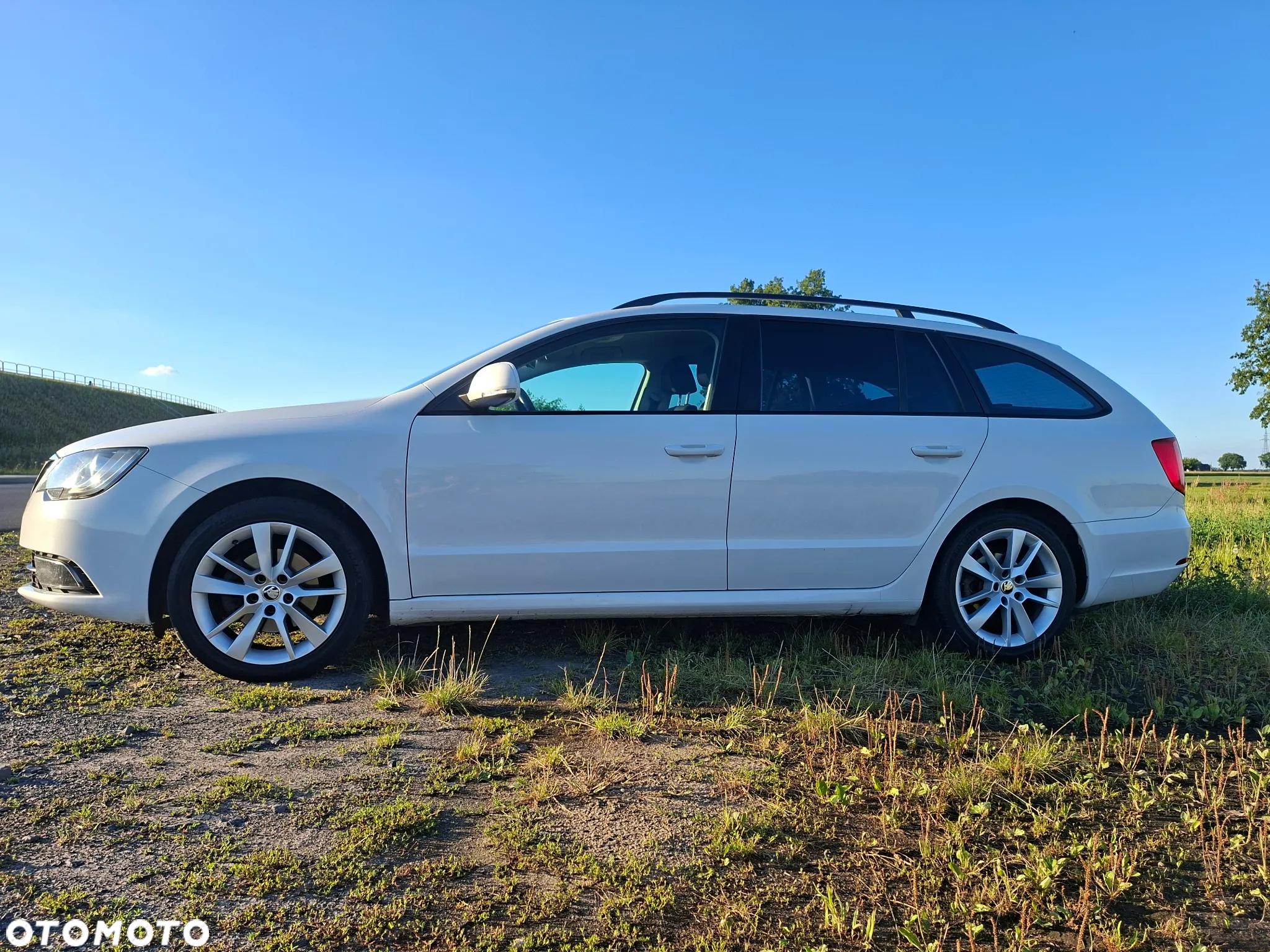 Skoda Superb 1.6 TDI Ambition - 2