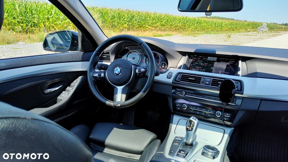 BMW Seria 5 525d Sport-Aut Luxury Line - 19