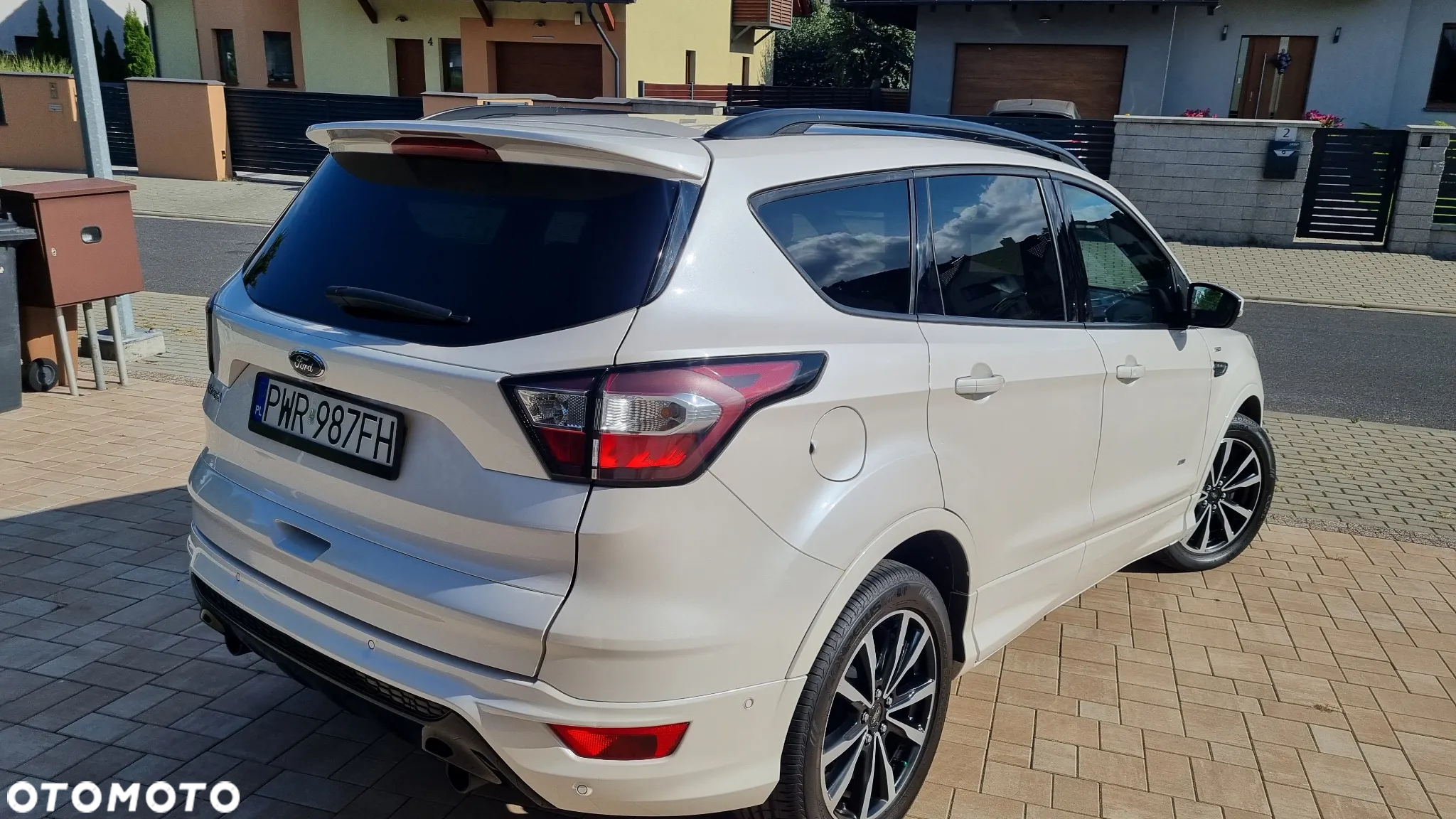 Ford Kuga 2.0 TDCi AWD ST-Line - 4