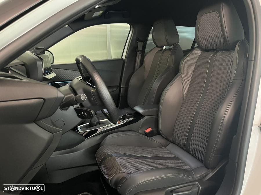 Peugeot 2008 1.2 PureTech GT Line - 17