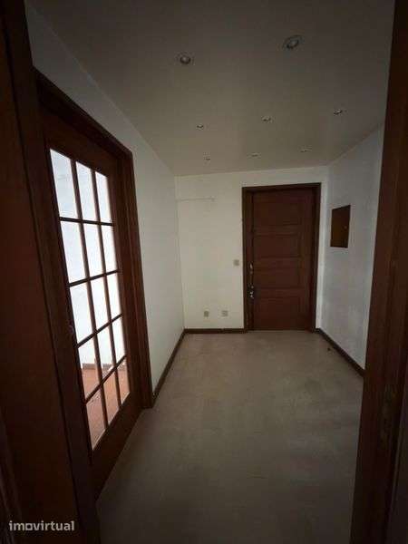 Apartamento T4 no centro de Espinho - Grande imagem: 3/5