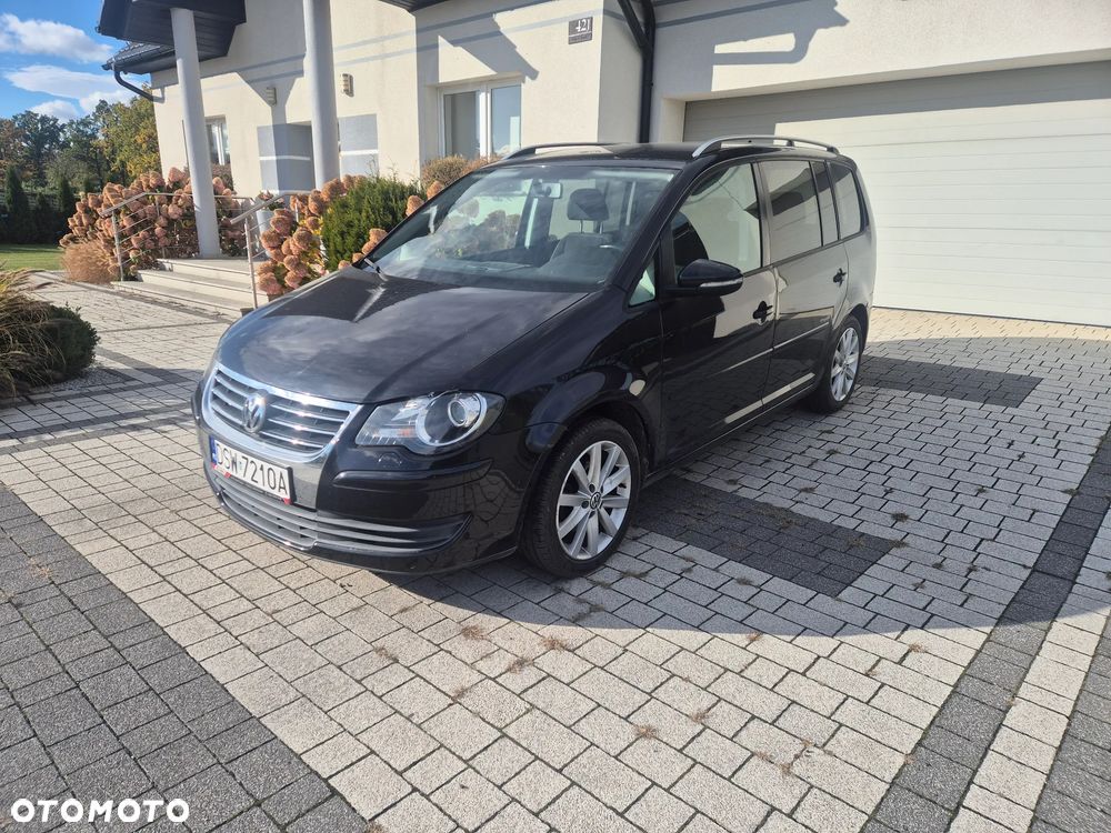 Volkswagen Touran - 1