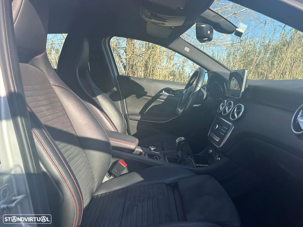 Mercedes-Benz A 180 d AMG Line - 1