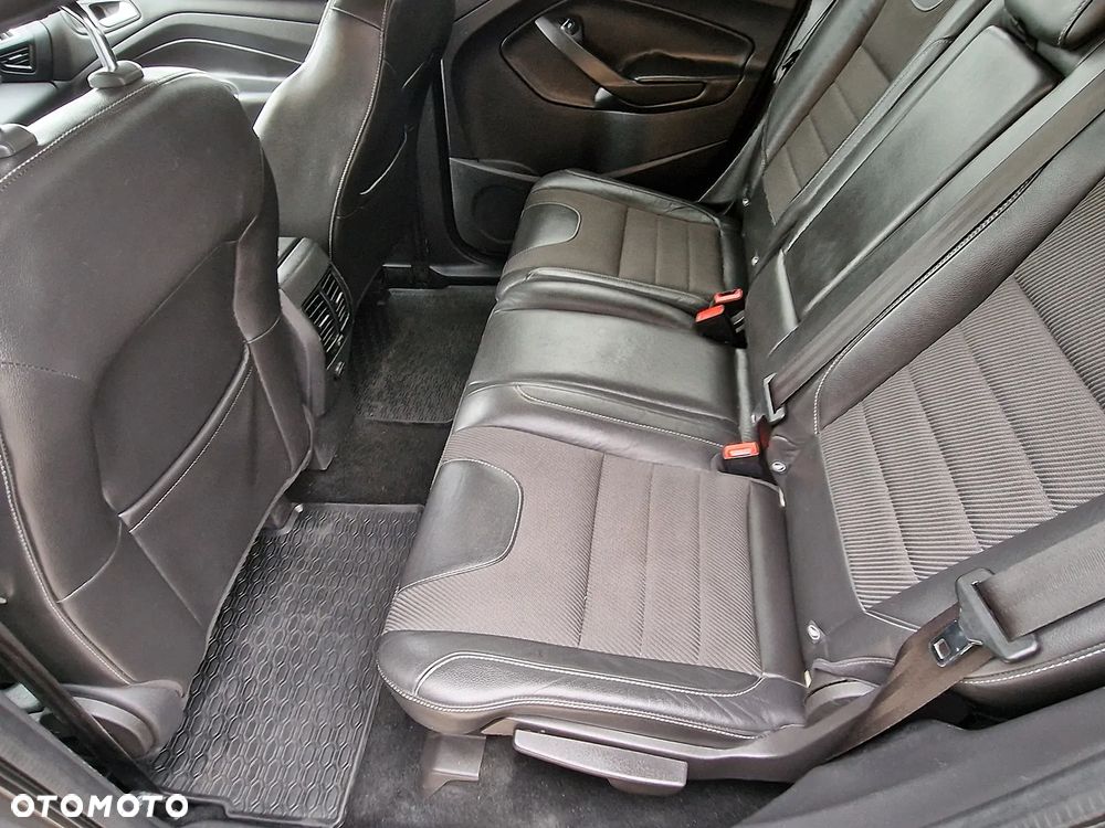 Ford Kuga 2.0 TDCi 2x4 Titanium - 10