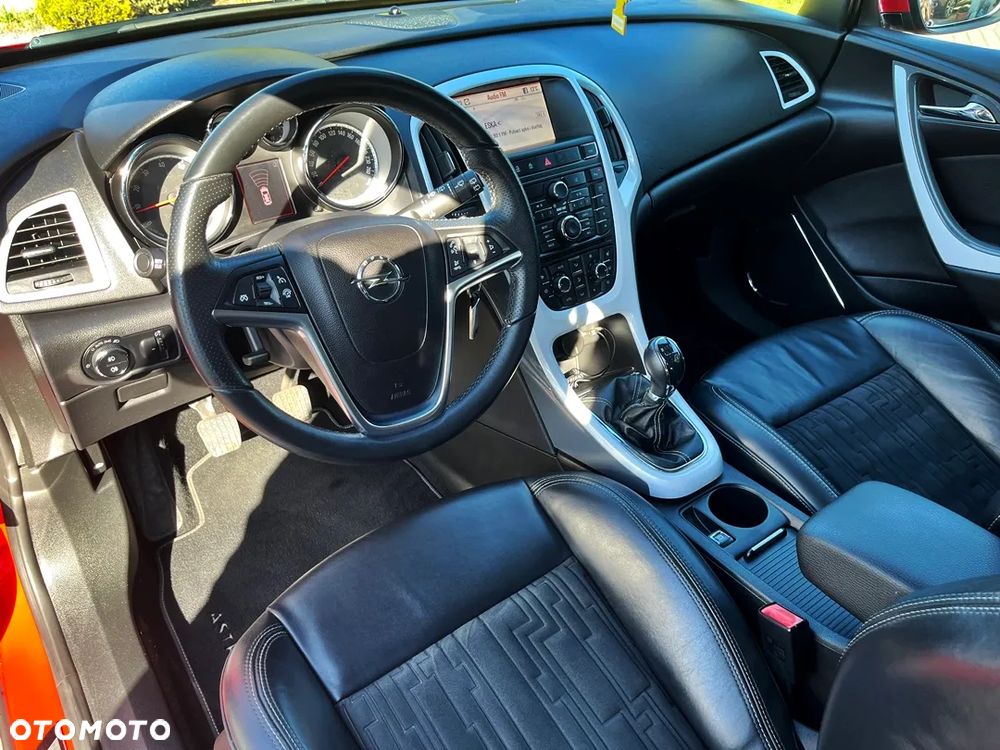 Opel Astra 1.6 Turbo Innovation - 25