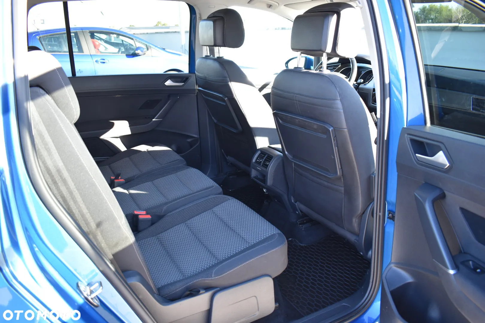 Volkswagen Touran 2.0 TDI BMT Comfortline - 9