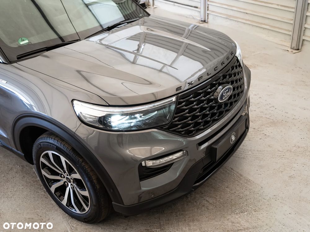 Ford Explorer - 10