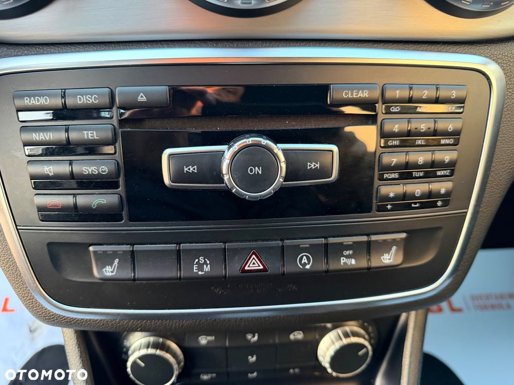 Mercedes-Benz GLA 200 7G-DCT - 19