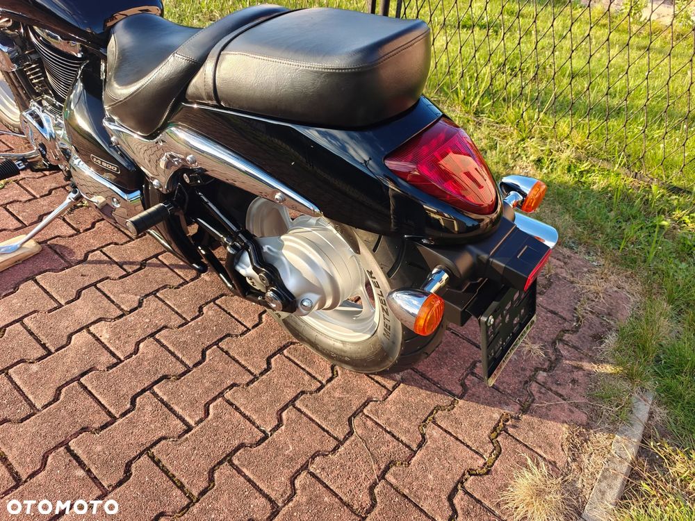 Suzuki Intruder - 19