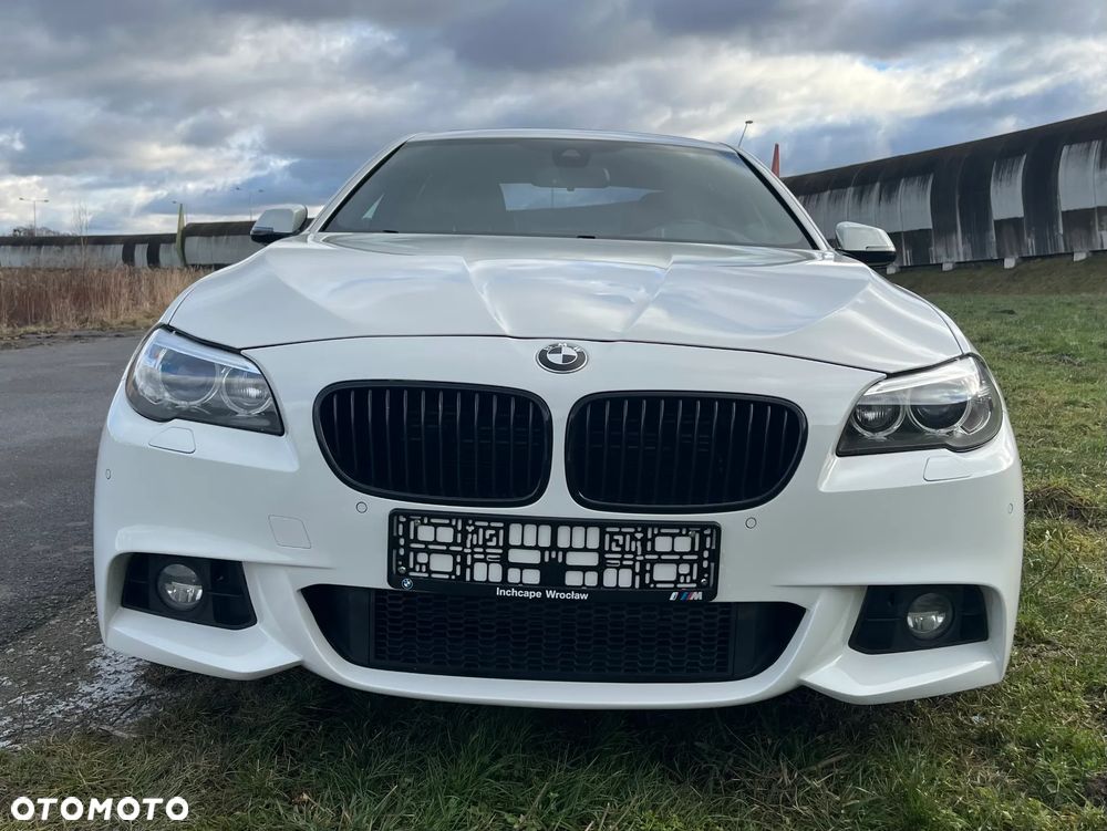 BMW Seria 5 550i xDrive - 8