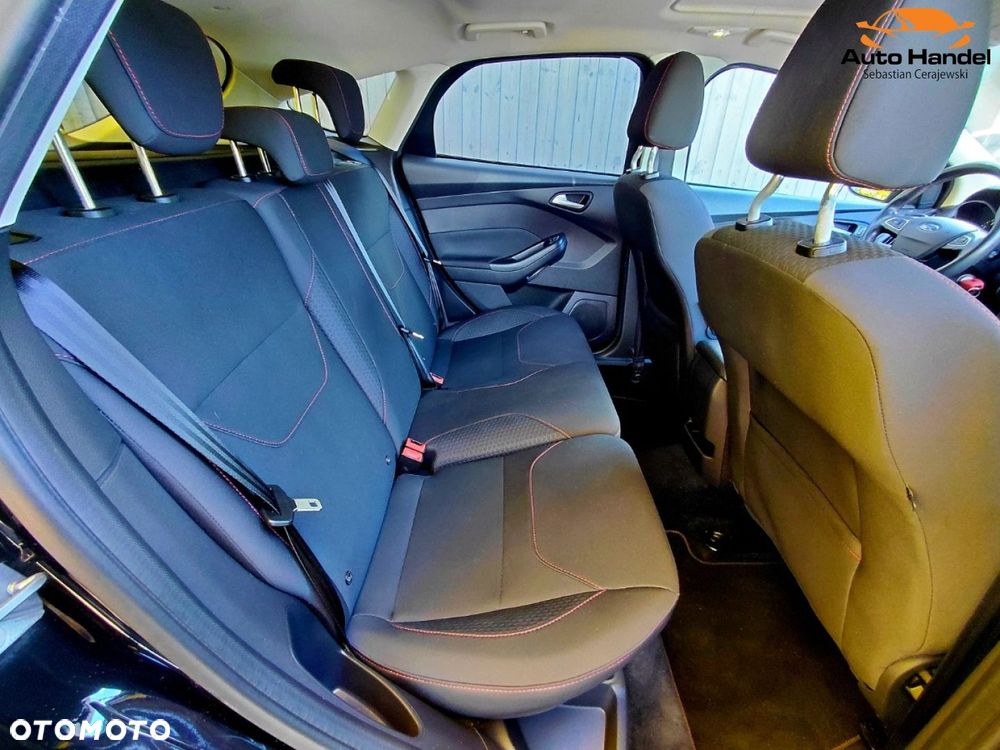 Ford Focus - 33