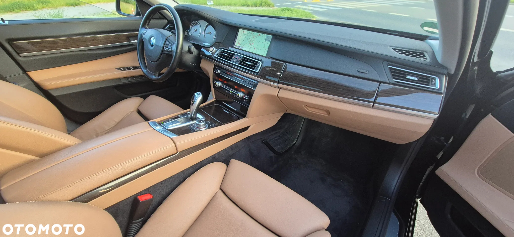BMW Seria 7 750i xDrive - 3