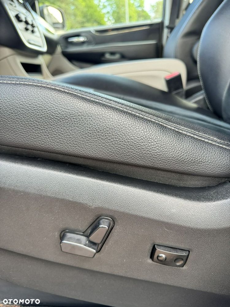 Dodge Grand Caravan - 23