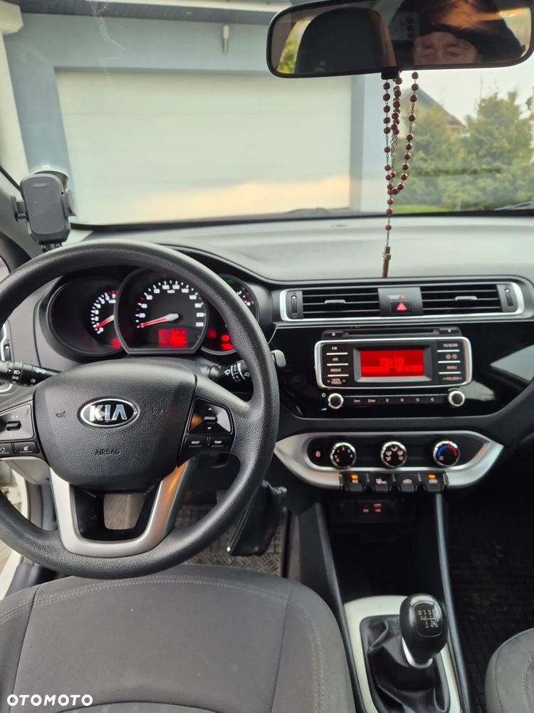 Kia Rio 1.4 M - 10