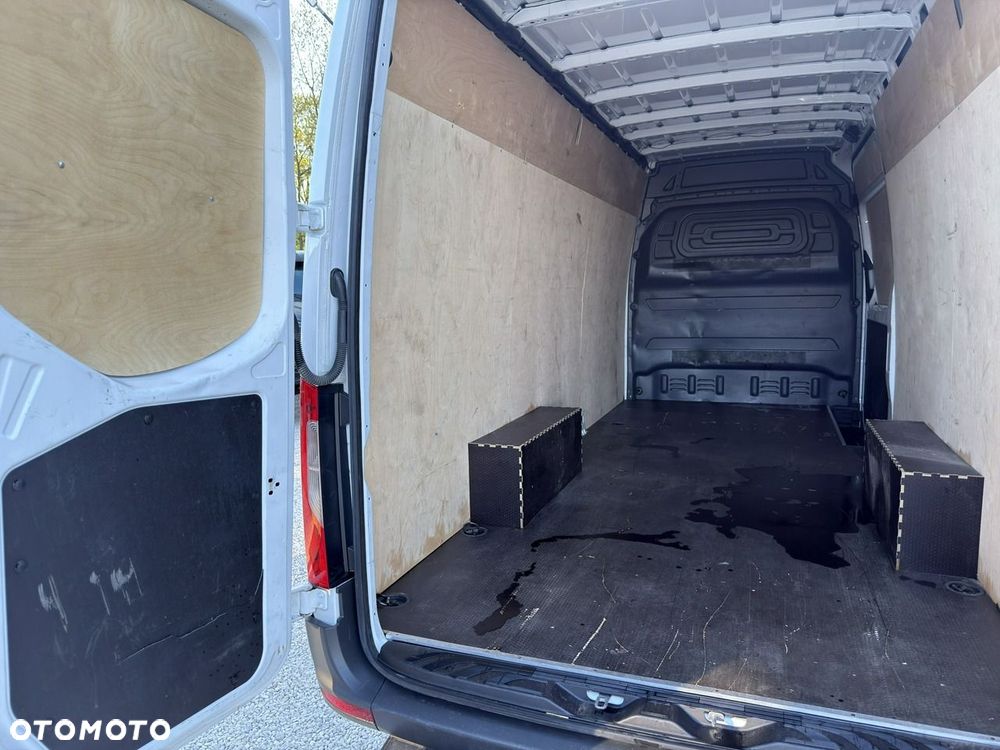 Mercedes-Benz Sprinter - 16
