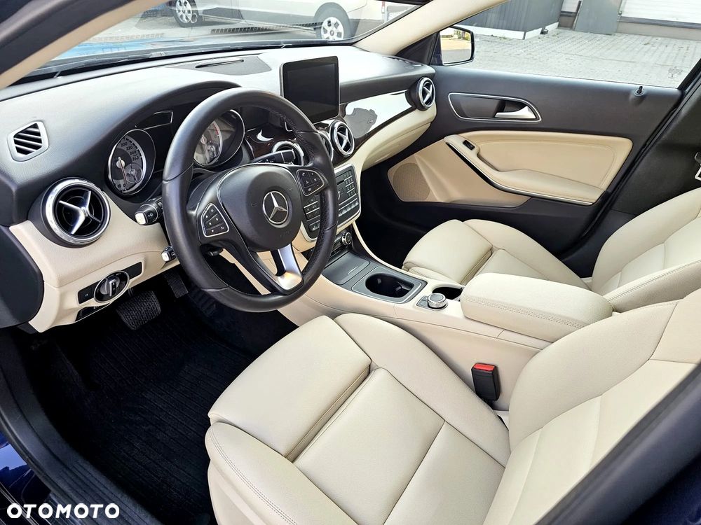 Mercedes-Benz GLA 250 4-Matic - 22