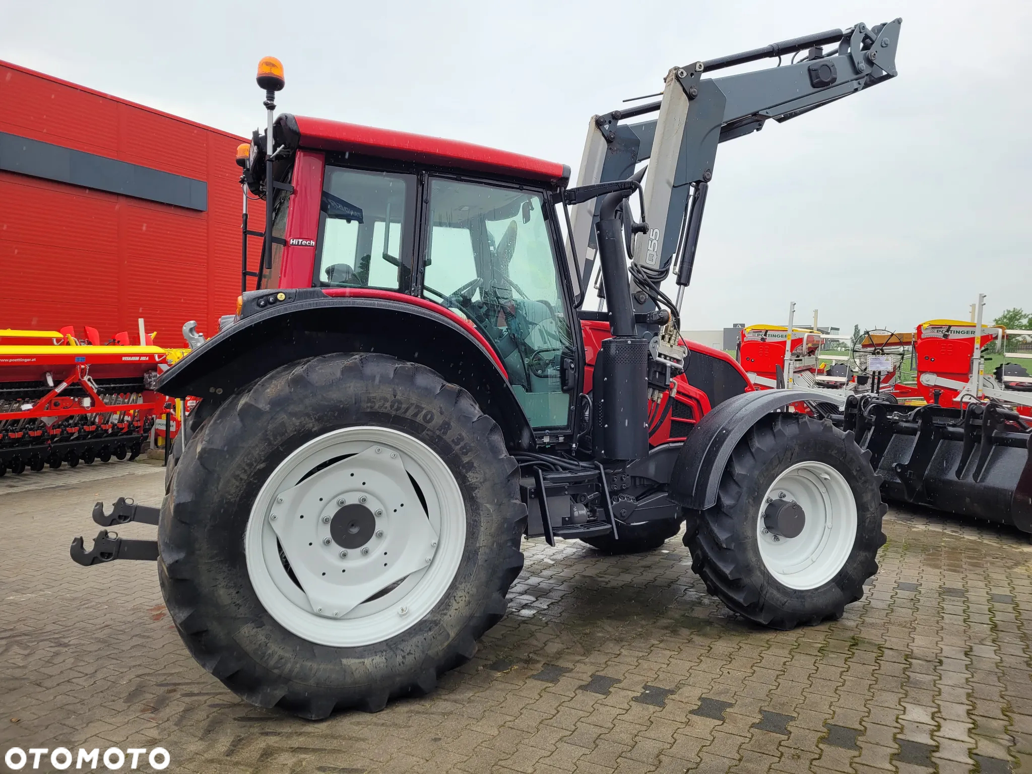 Valtra N123 HiTech ładowacz QUICKE - 6