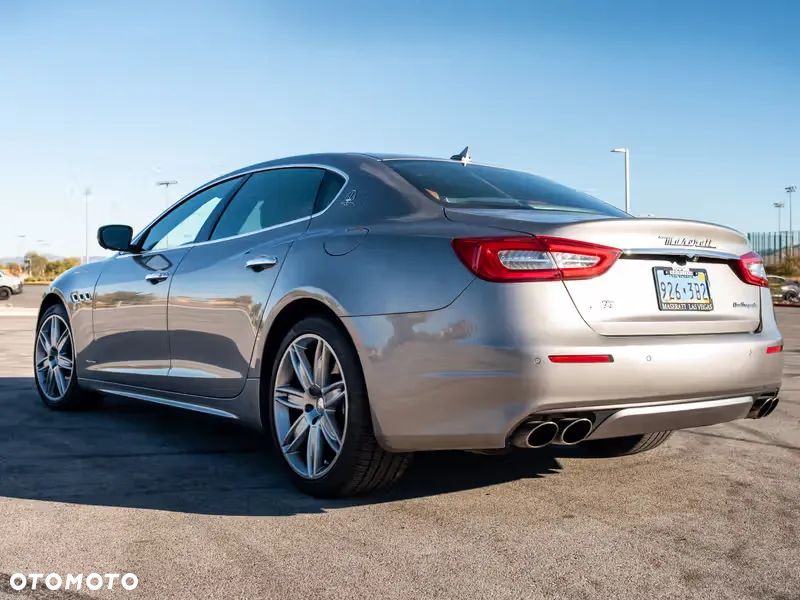 Maserati Quattroporte - 4
