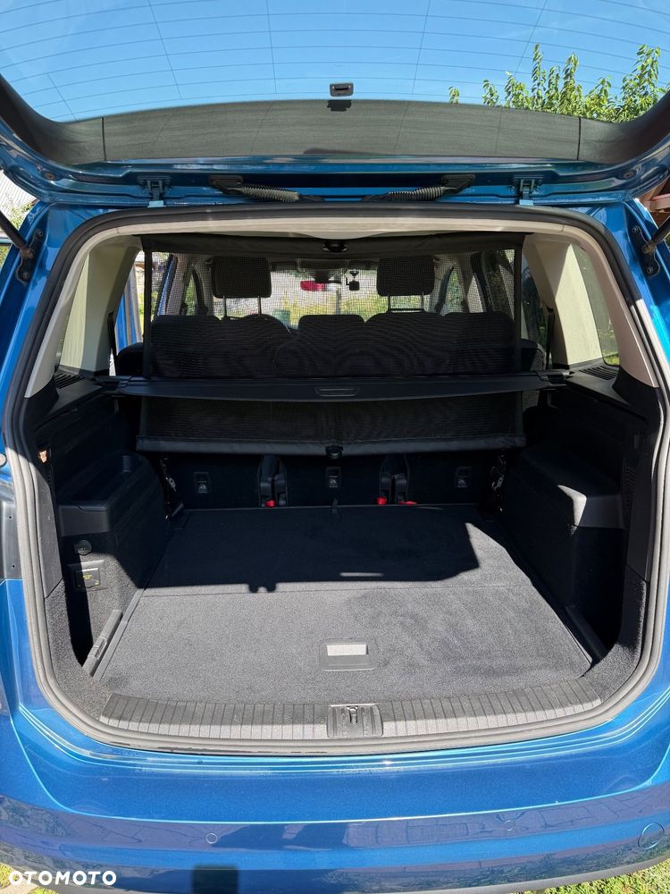 Volkswagen Touran - 13
