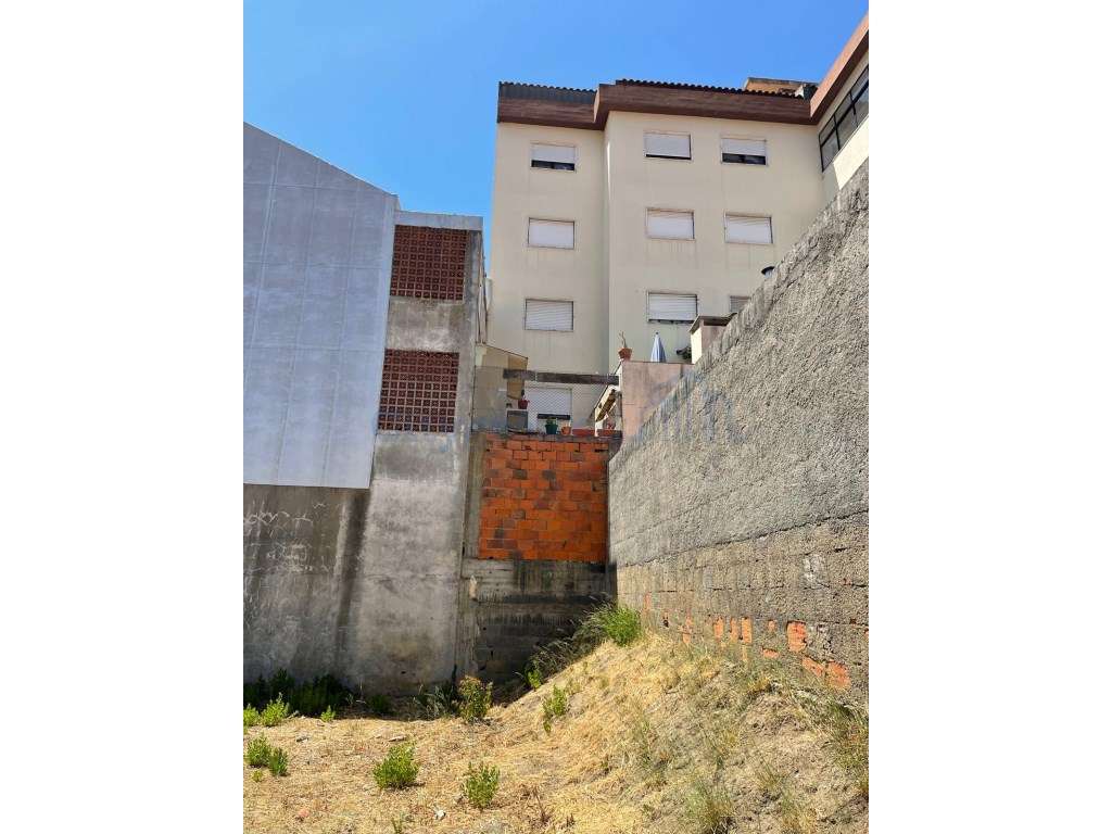 Terreno para construção de edifício de 4 pisos, centro de Ourém - Grande imagem: 4/7