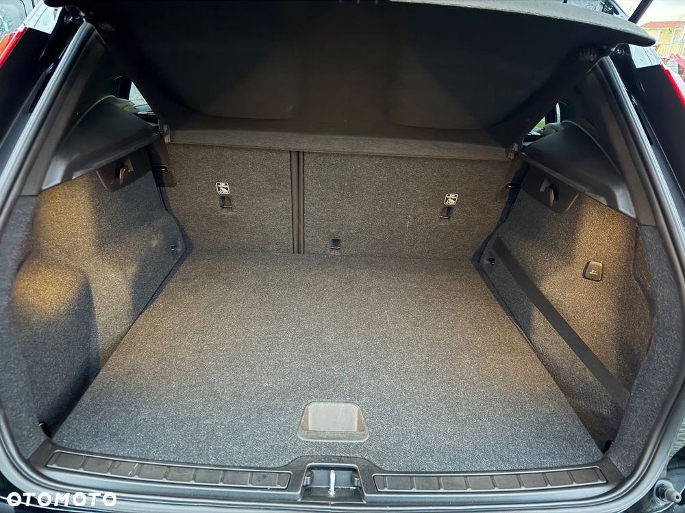 Volvo XC 40 D3 SCR Momentum - 8