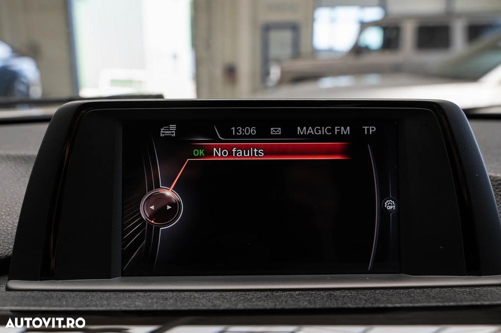 BMW Seria 3 325d Aut. Sport Line - 17