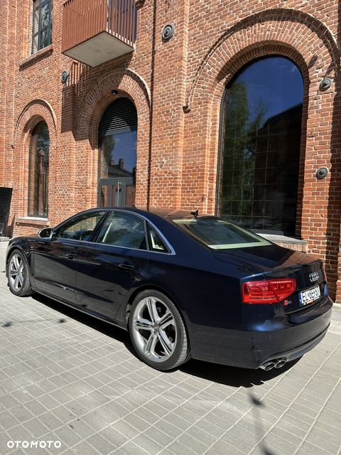 Audi S8 - 3