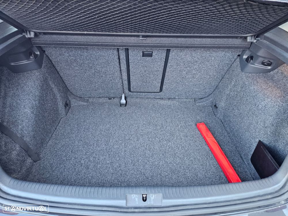 VW Golf 1.6 TDi Highline - 10