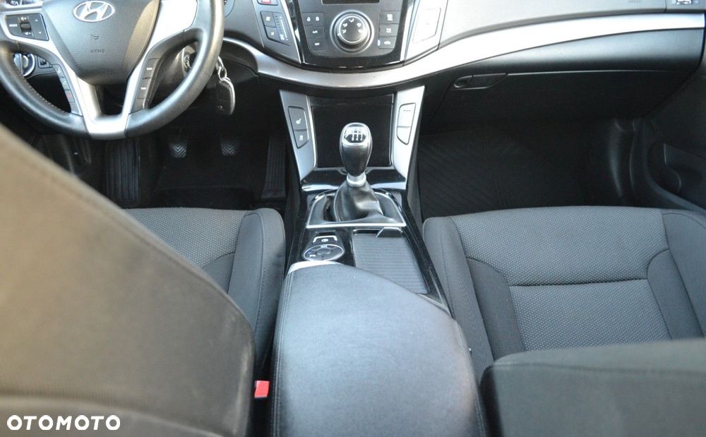 Hyundai i40 Kombi 1.6 Trend - 28