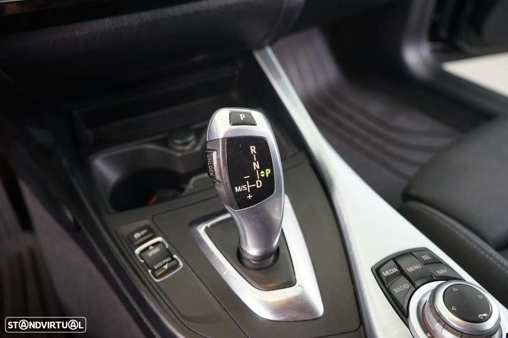 BMW 116 d Line Luxury Auto - 26