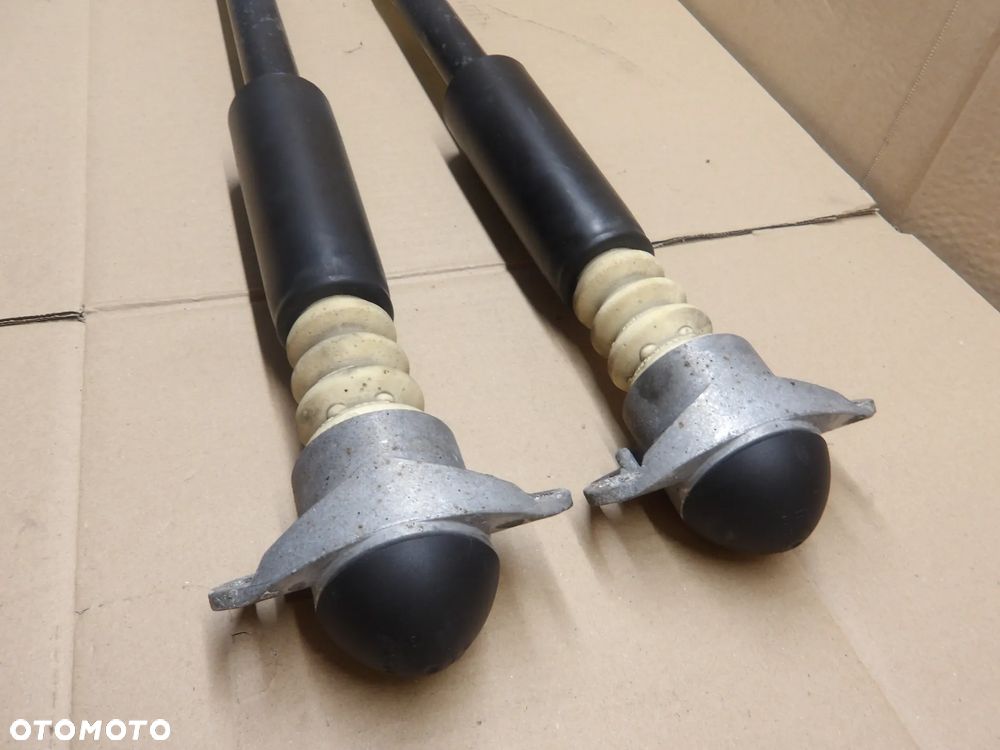 VW POLO IV 9N 3D 1.4B AMORTYZATOR PRAWY LEWY TYŁ - 2