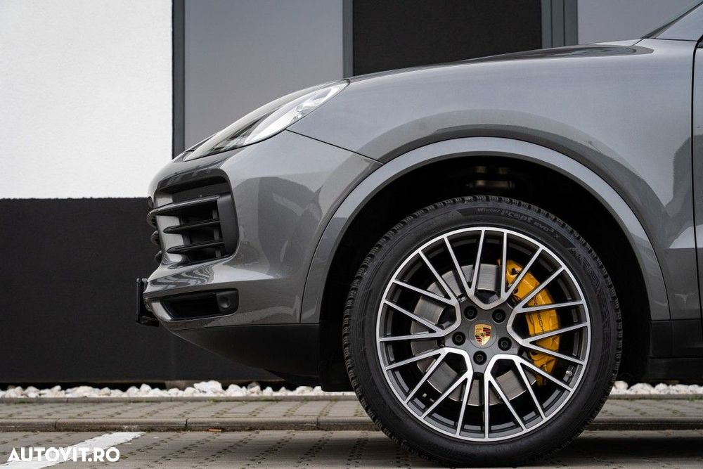 Porsche Cayenne - 9